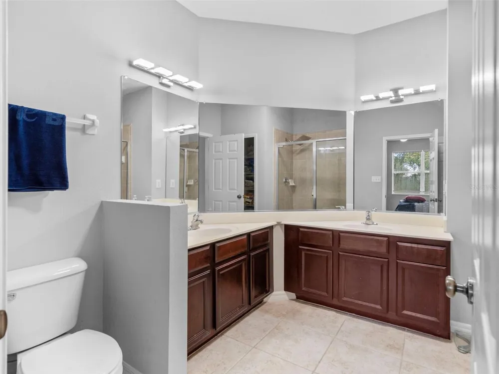 3831 PARKRIDGE CIRCLE #1-104 Sarasota, FL 34243