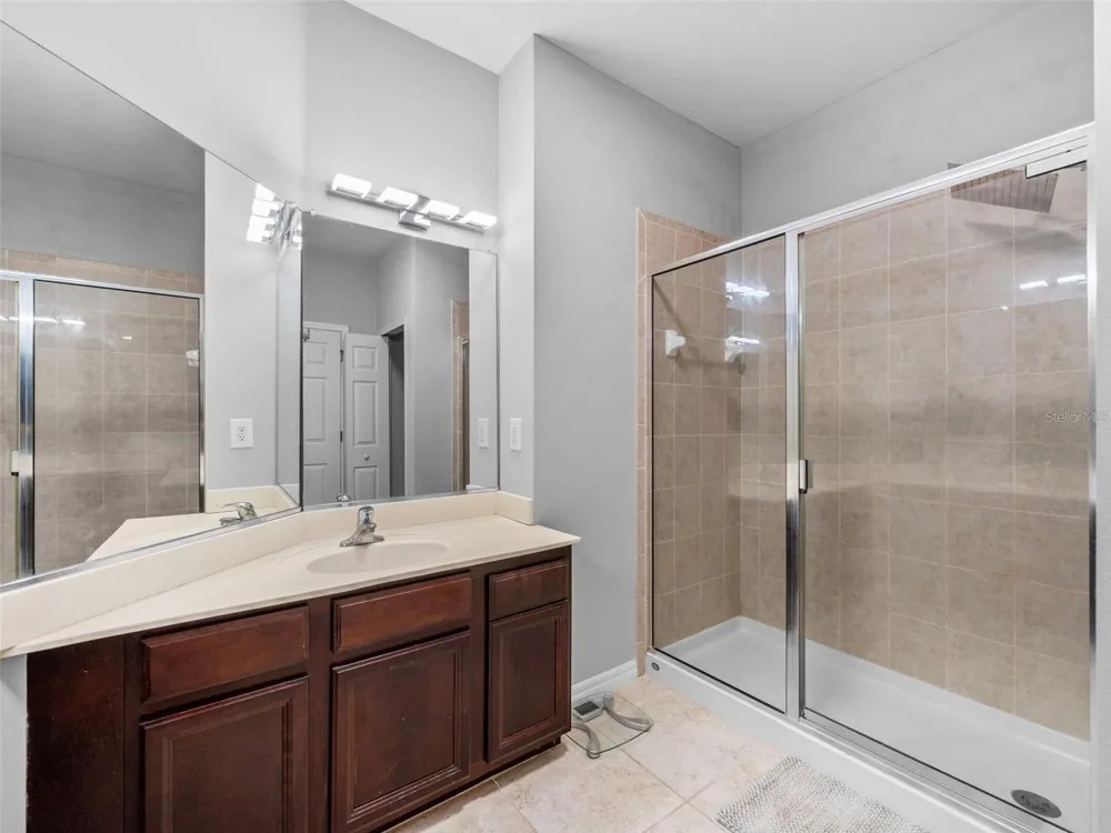 3831 PARKRIDGE CIRCLE #1-104 Sarasota, FL 34243