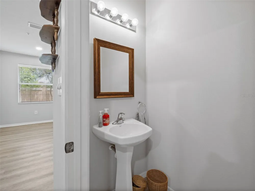 3831 PARKRIDGE CIRCLE #1-104 Sarasota, FL 34243