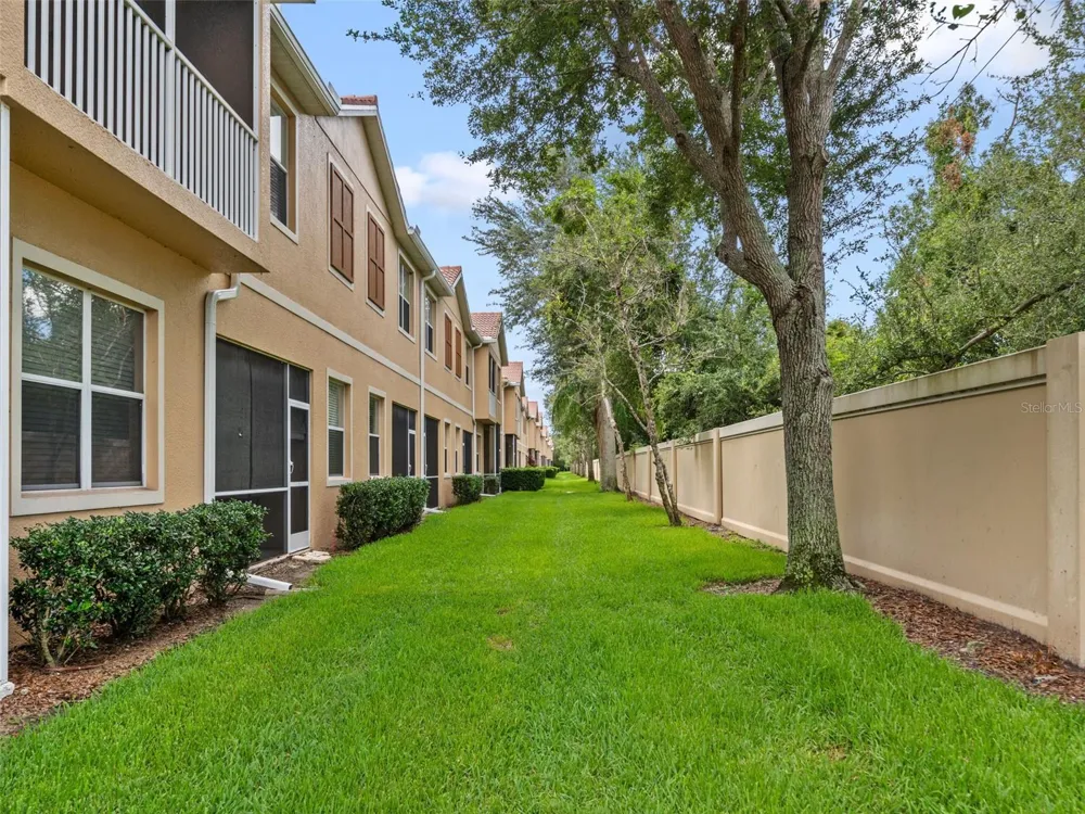 3831 PARKRIDGE CIRCLE #1-104 Sarasota, FL 34243