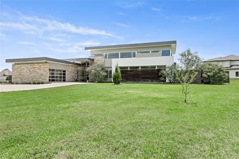 7705 Peninsula Drive