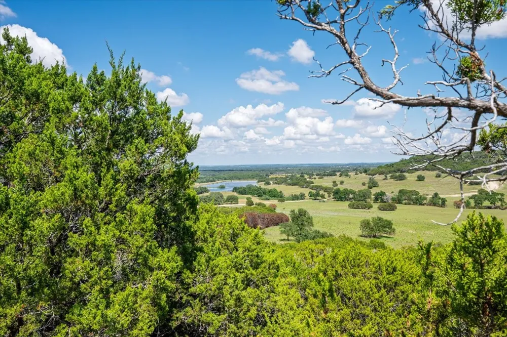 2340 County Road 152 Purmela, TX 76566