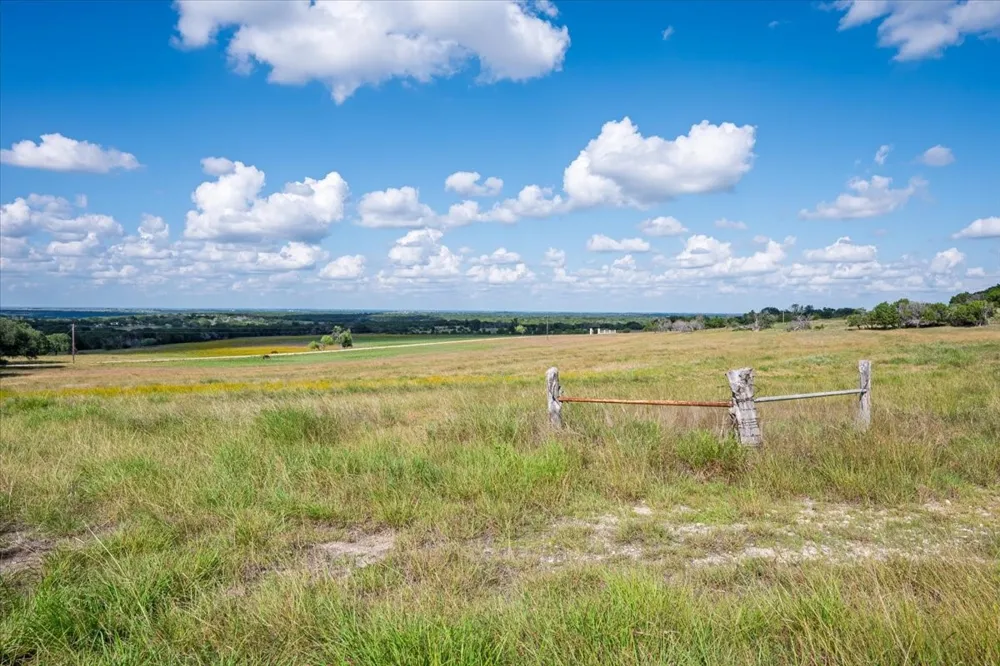 2340 County Road 152 Purmela, TX 76566