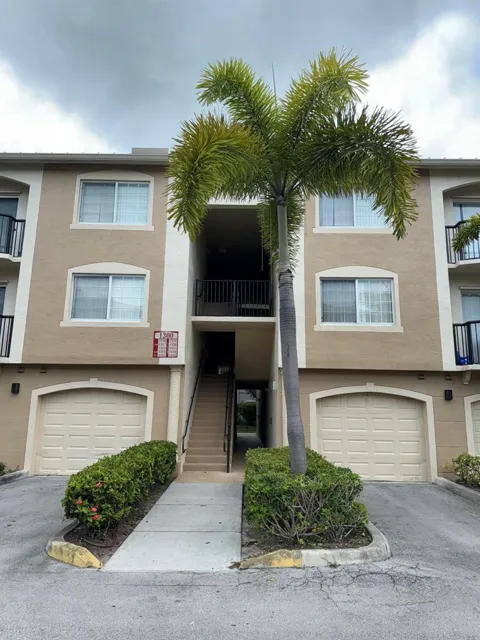 1300 Crestwood Drive #1309