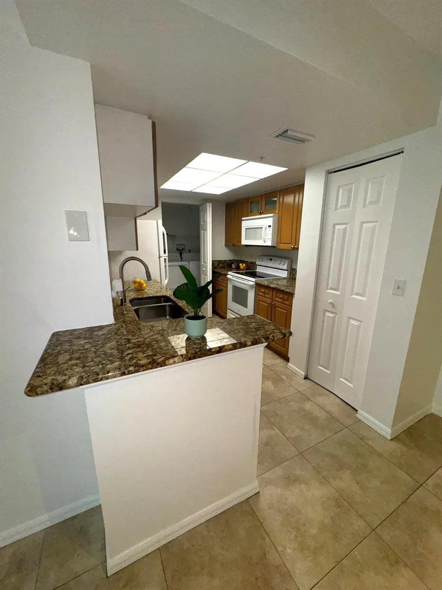 1300 Crestwood Drive #1309 Royal Palm Beach, FL 33411