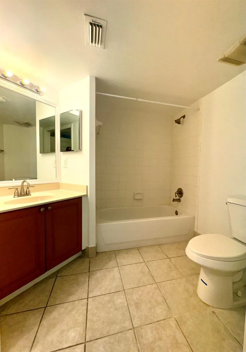 1300 Crestwood Drive #1309 Royal Palm Beach, FL 33411