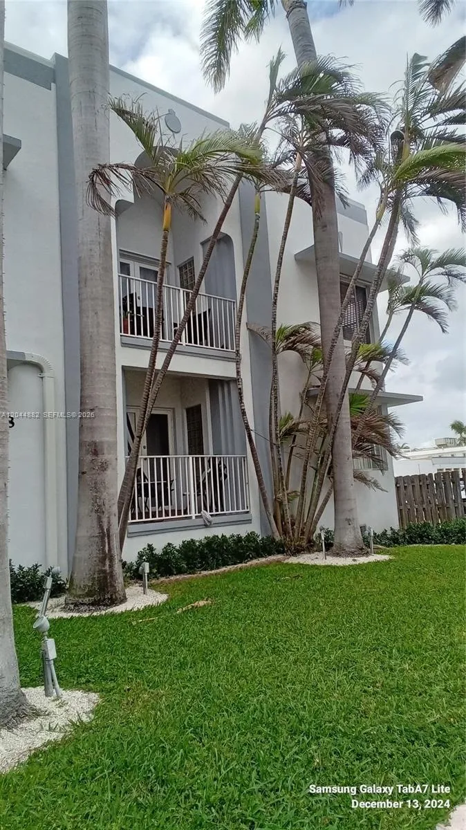 9248 Collins Ave #205 Surfside, FL 33154