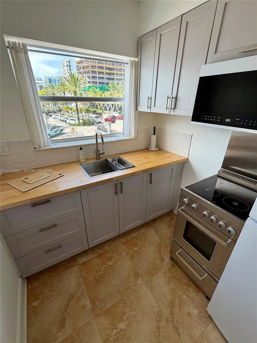 9248 Collins Ave #205 Surfside, FL 33154