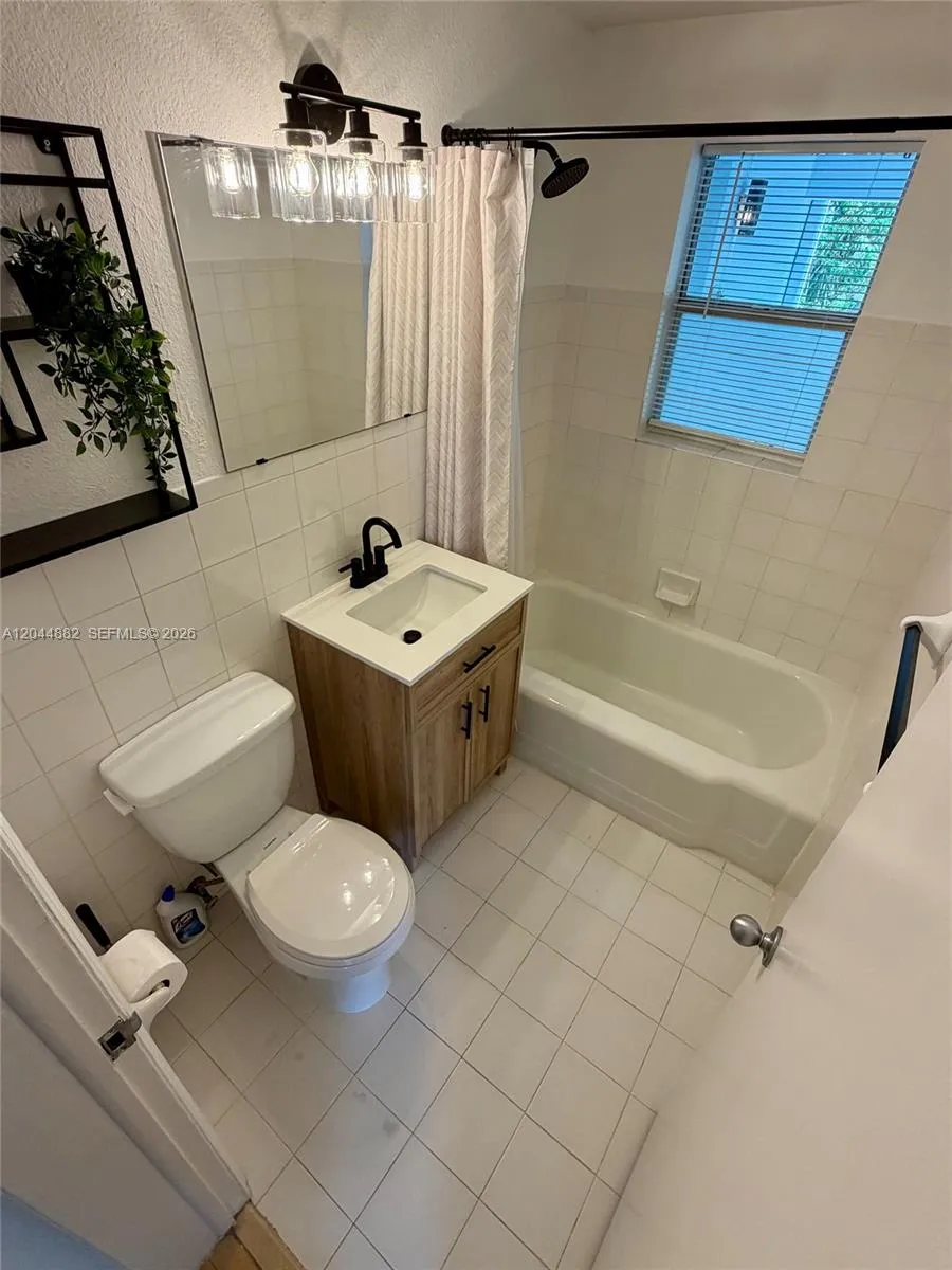 9248 Collins Ave #205 Surfside, FL 33154