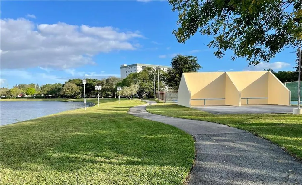 2307 S Cypress Bend Drive #207a Pompano Beach, FL 33069