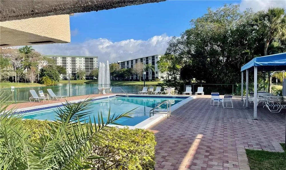 2307 S Cypress Bend Drive #207a Pompano Beach, FL 33069