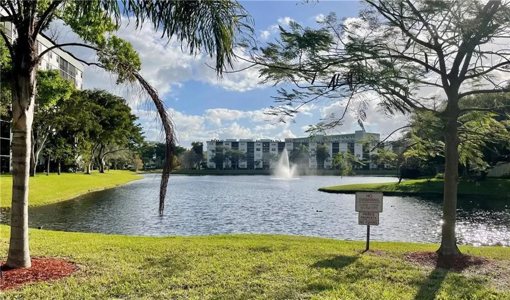 2307 S Cypress Bend Drive #207a Pompano Beach, FL 33069