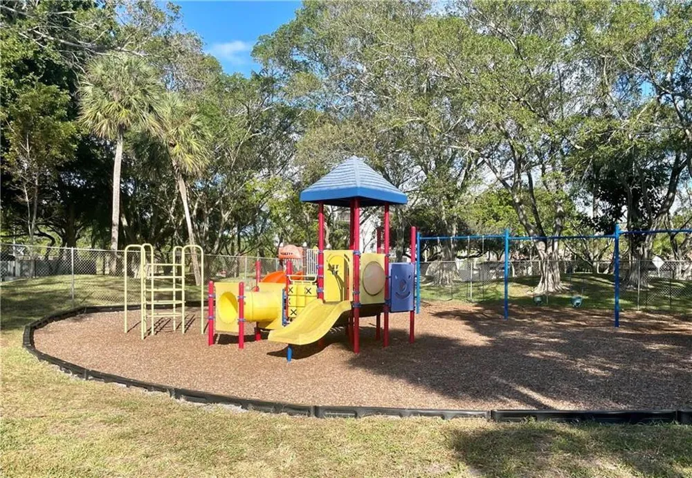 2307 S Cypress Bend Drive #207a Pompano Beach, FL 33069