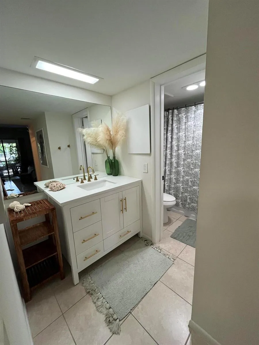 2307 S Cypress Bend Drive #207a Pompano Beach, FL 33069