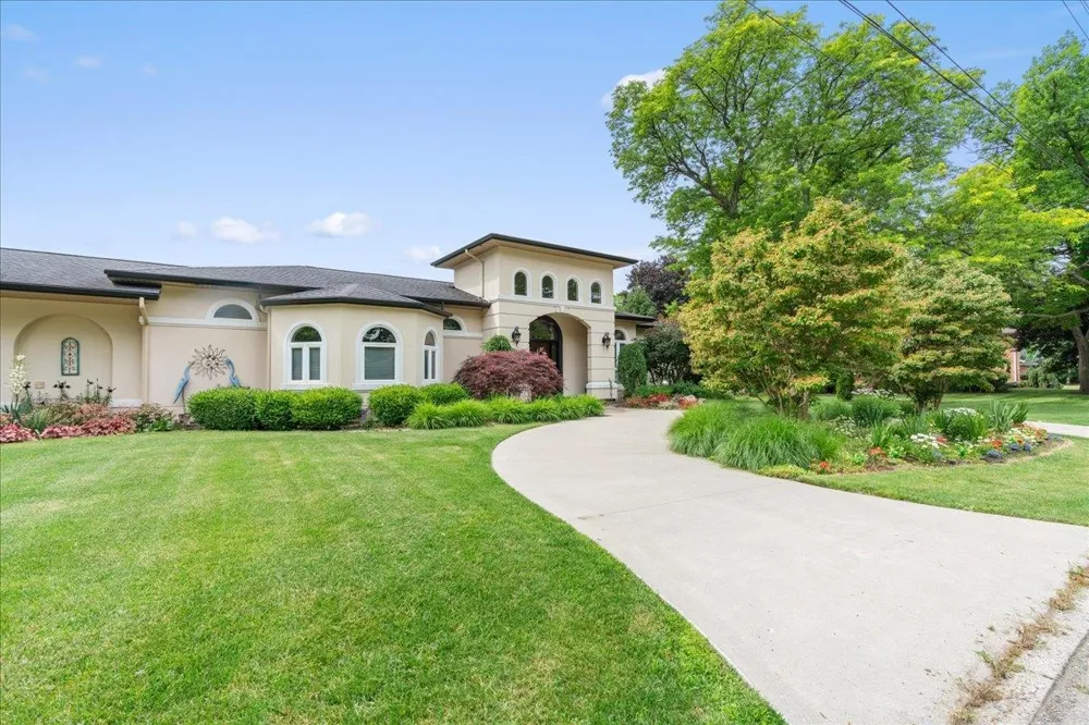 415 Curwood Drive Owosso City, MI 48867