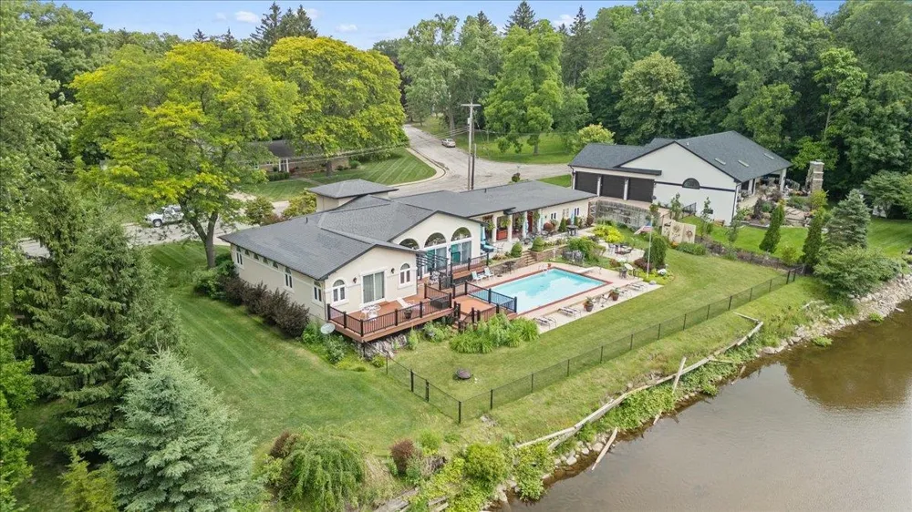 415 Curwood Drive Owosso City, MI 48867