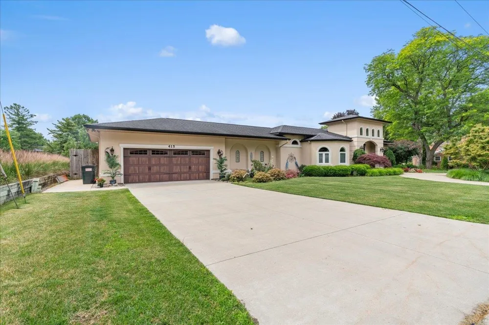415 Curwood Drive Owosso City, MI 48867