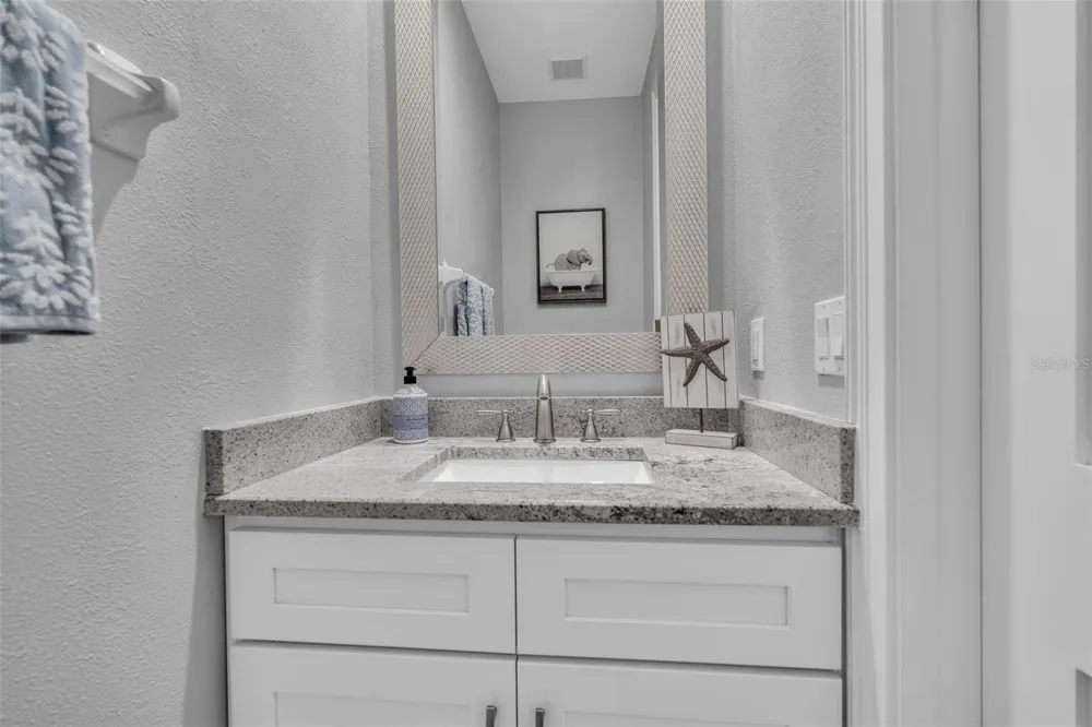 848 EVERGREEN WAY Longboat Key, FL 34228