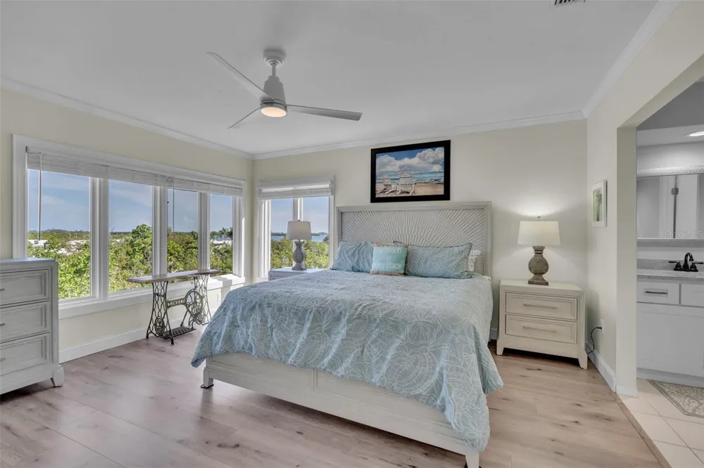 848 EVERGREEN WAY Longboat Key, FL 34228