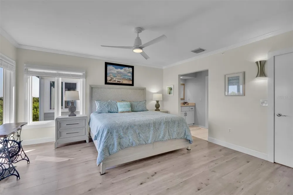 848 EVERGREEN WAY Longboat Key, FL 34228