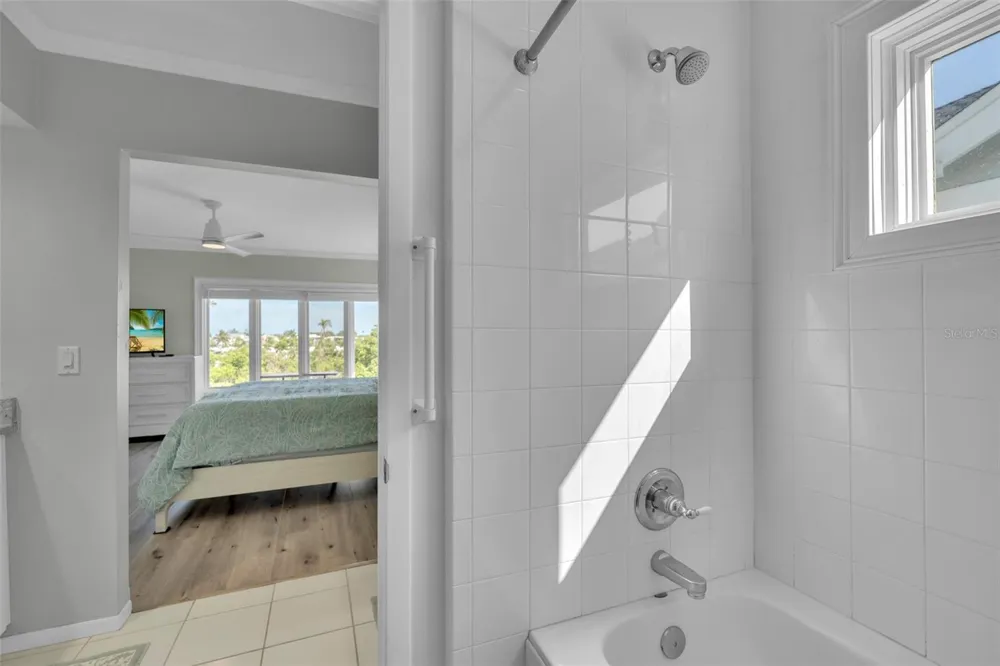 848 EVERGREEN WAY Longboat Key, FL 34228