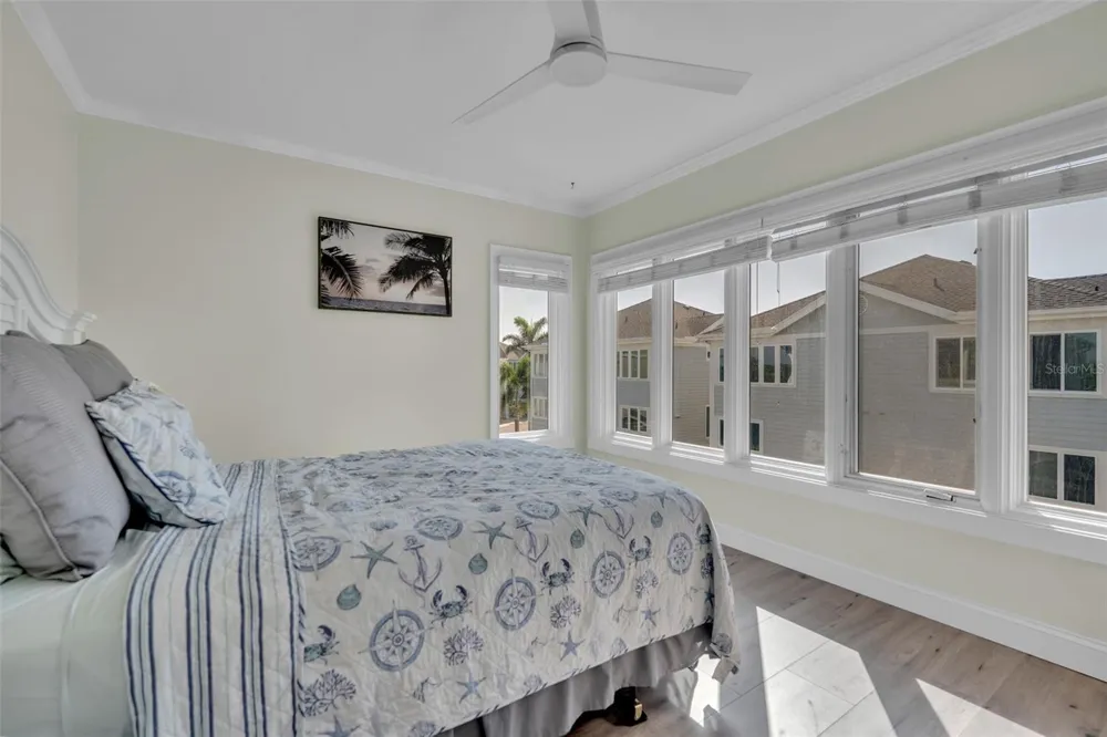 848 EVERGREEN WAY Longboat Key, FL 34228