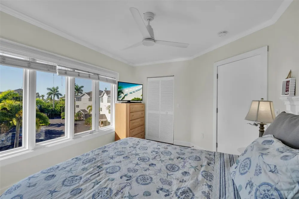 848 EVERGREEN WAY Longboat Key, FL 34228