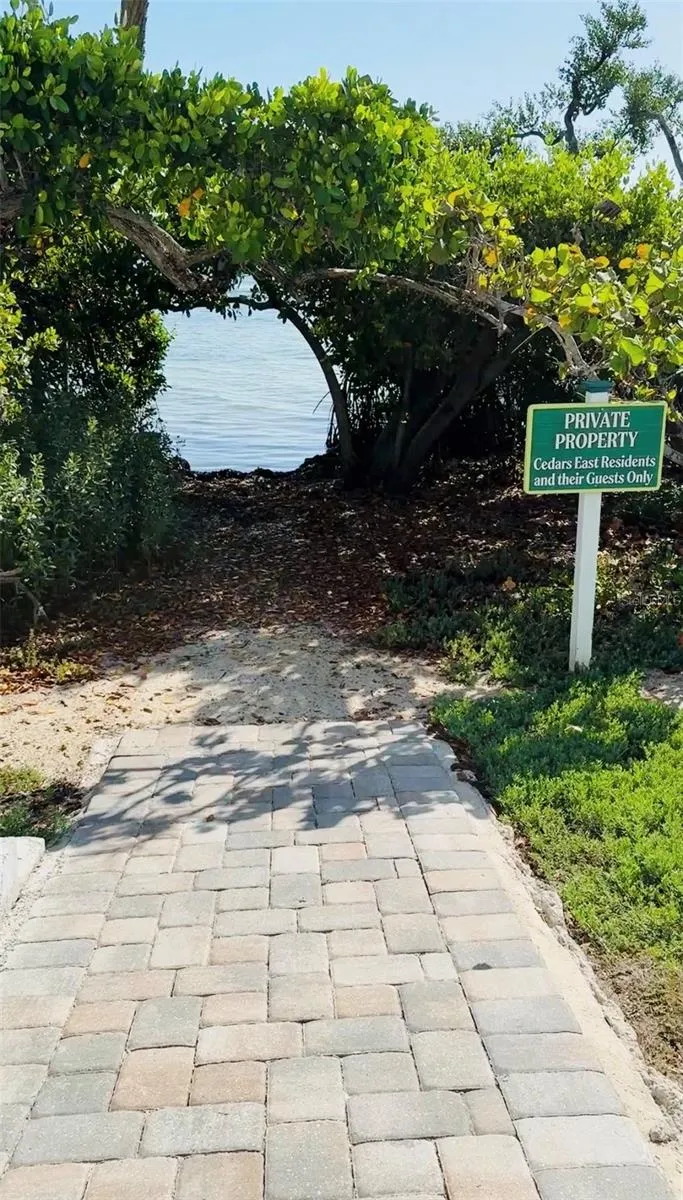 848 EVERGREEN WAY Longboat Key, FL 34228