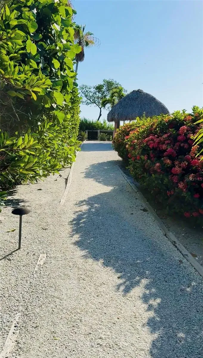 848 EVERGREEN WAY Longboat Key, FL 34228