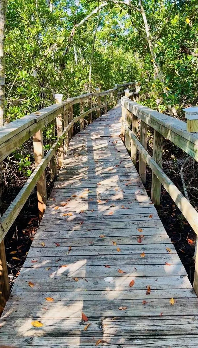 848 EVERGREEN WAY Longboat Key, FL 34228