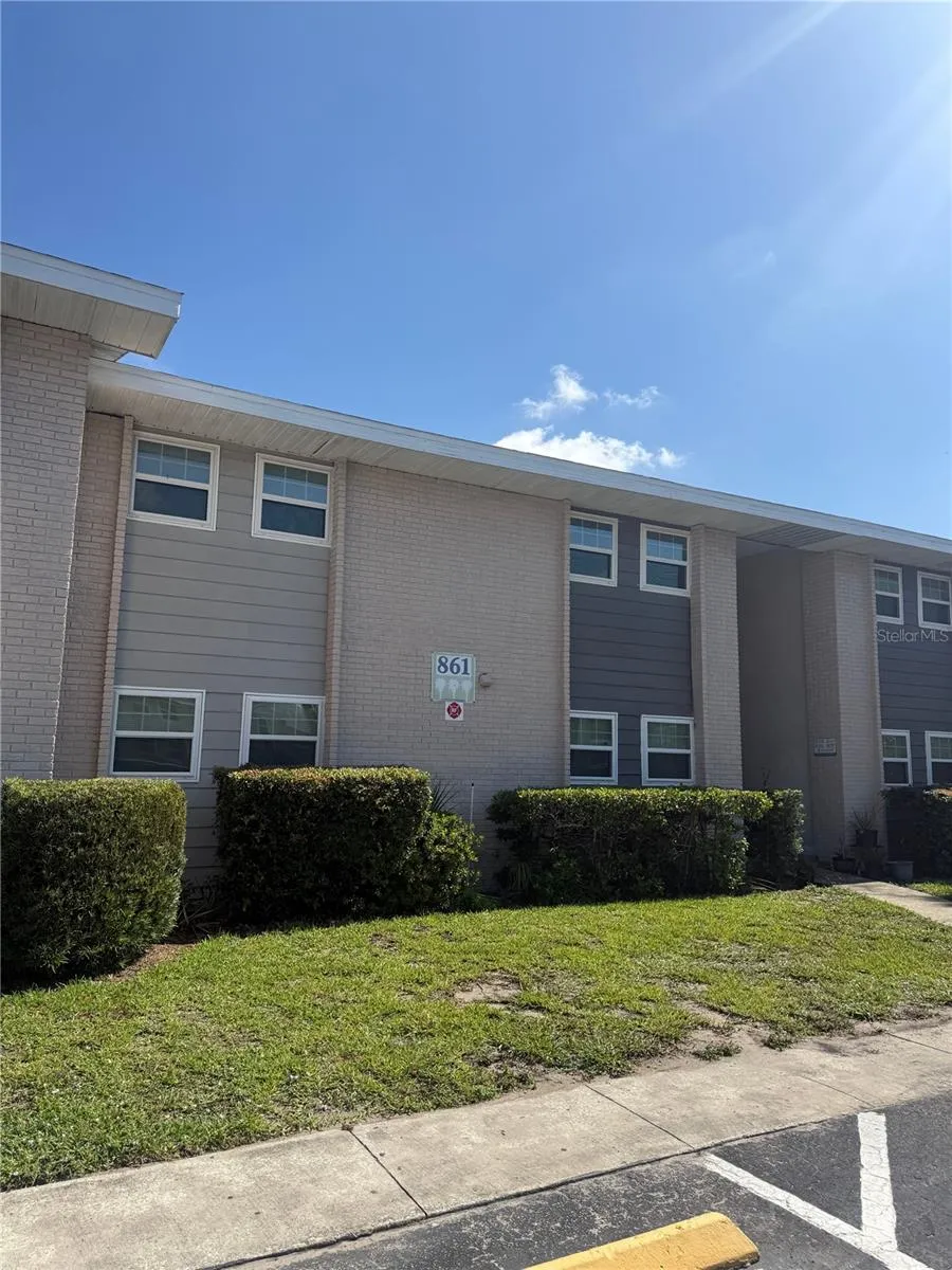 861 SKY LAKE CIRCLE #C Orlando, FL 32809