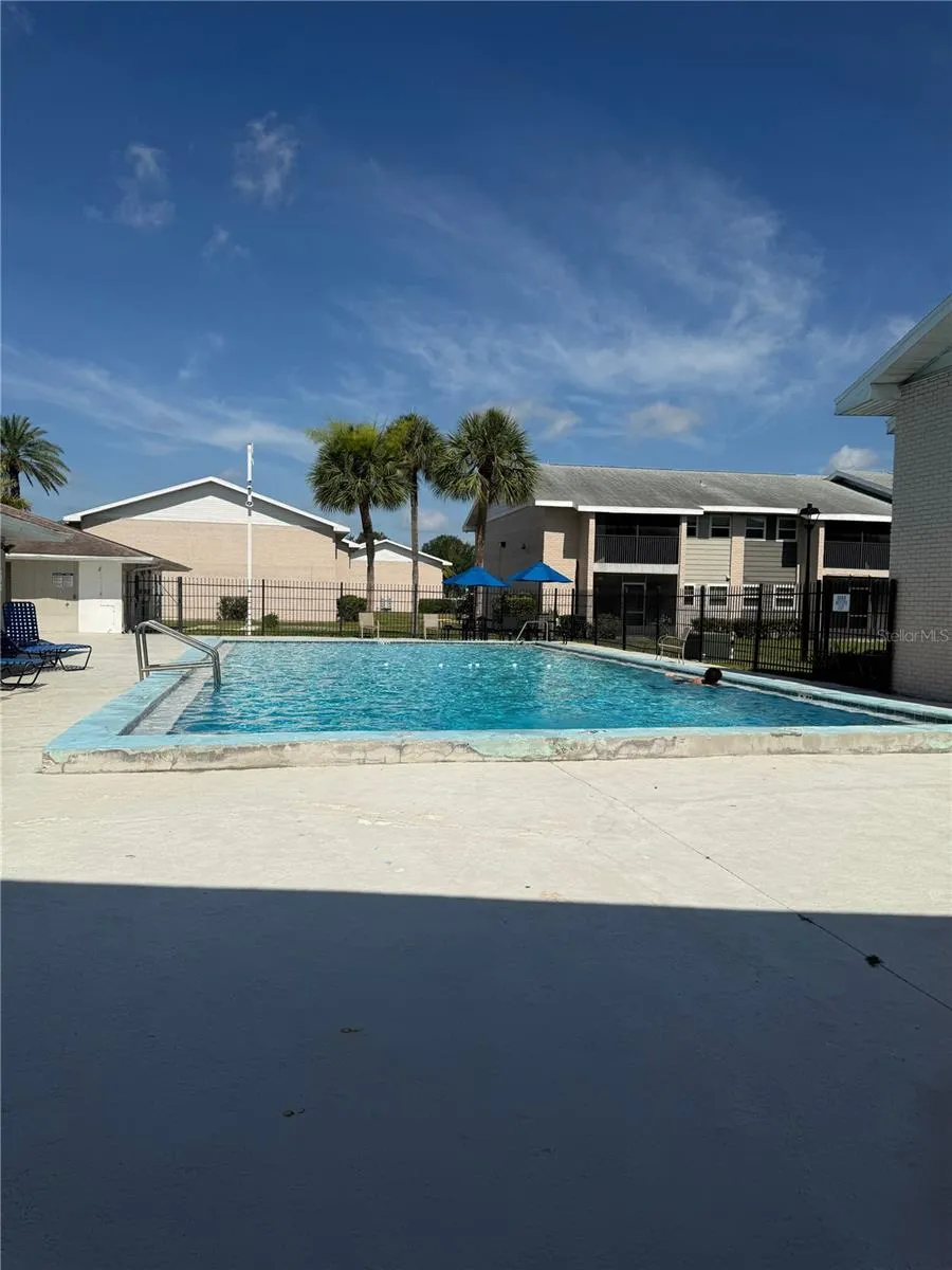 861 SKY LAKE CIRCLE #C Orlando, FL 32809