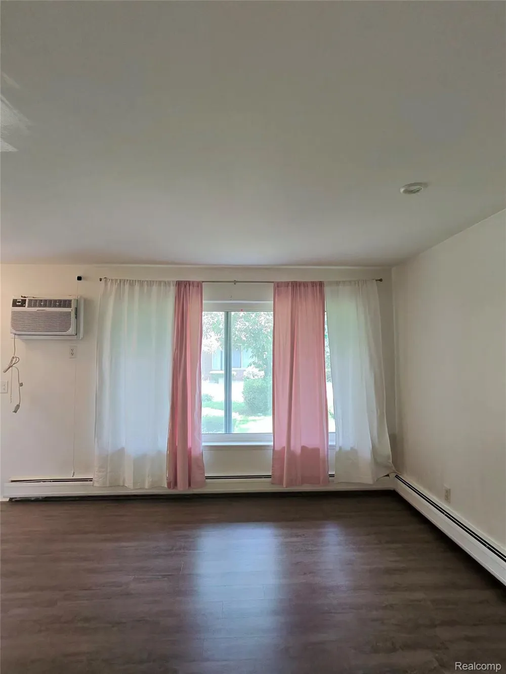 25301 Five mile #130 Redford Charter Township, MI 48239