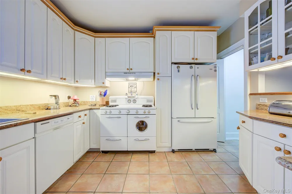30-34 85th Street East Elmhurst, NY 11370