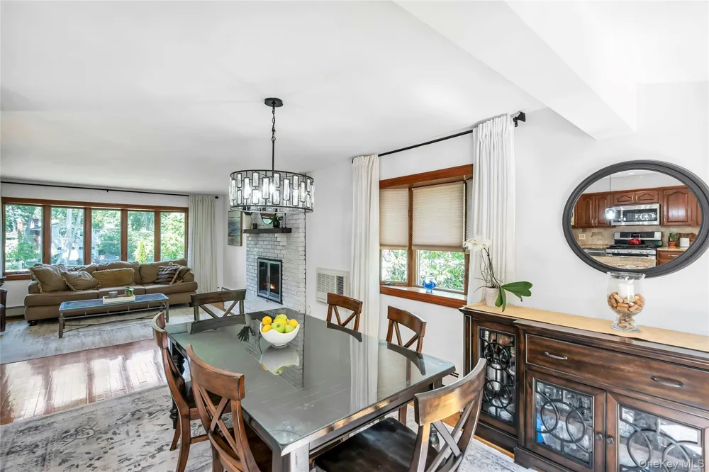 4 Dale Court Hauppauge, NY 11788