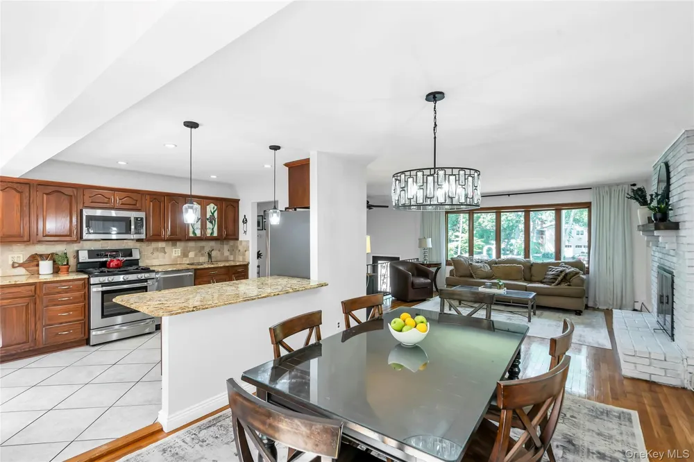 4 Dale Court Hauppauge, NY 11788