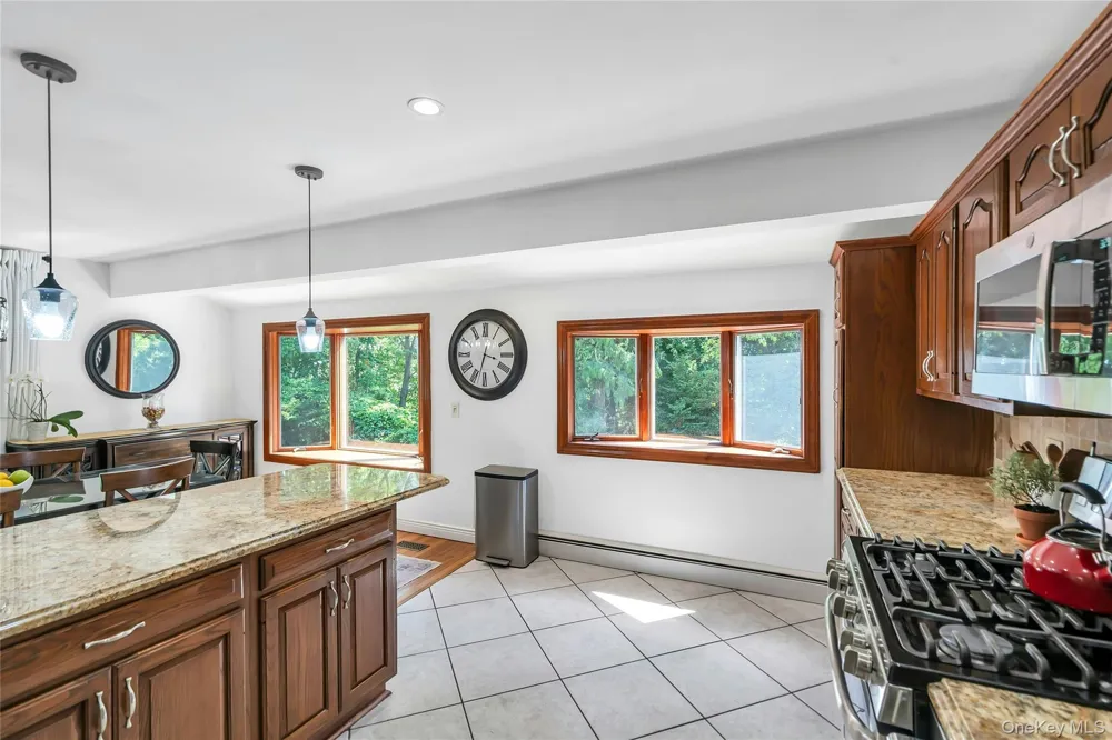 4 Dale Court Hauppauge, NY 11788