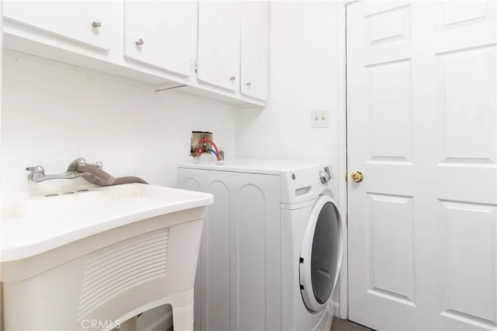 20309 Roscoe Winnetka, CA 91306