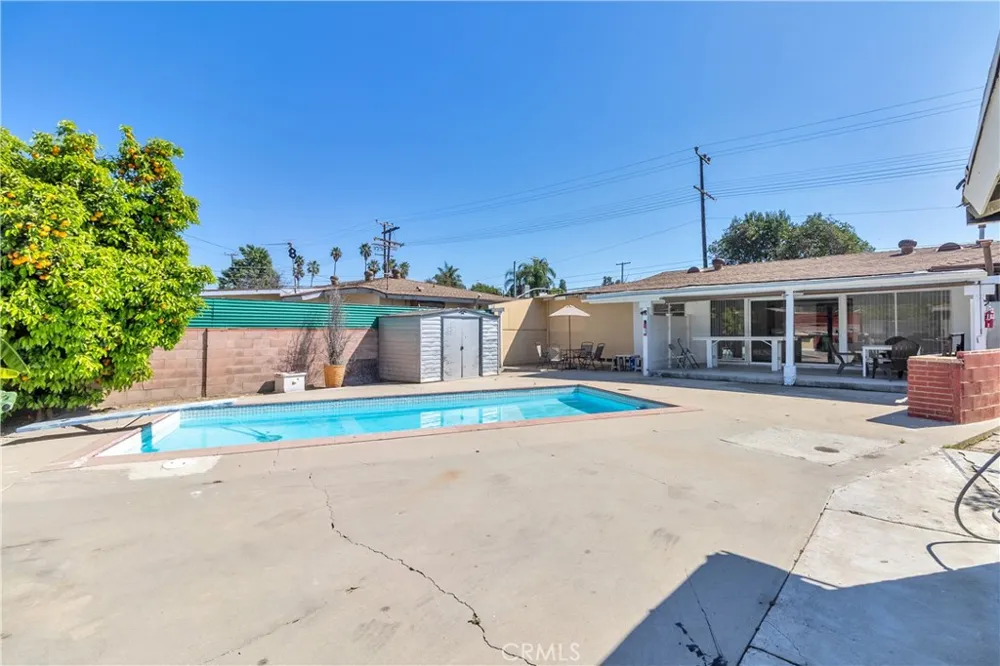 20309 Roscoe Winnetka, CA 91306