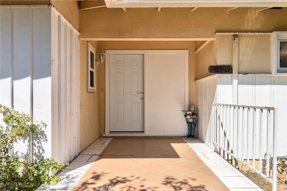 20309 Roscoe Winnetka, CA 91306