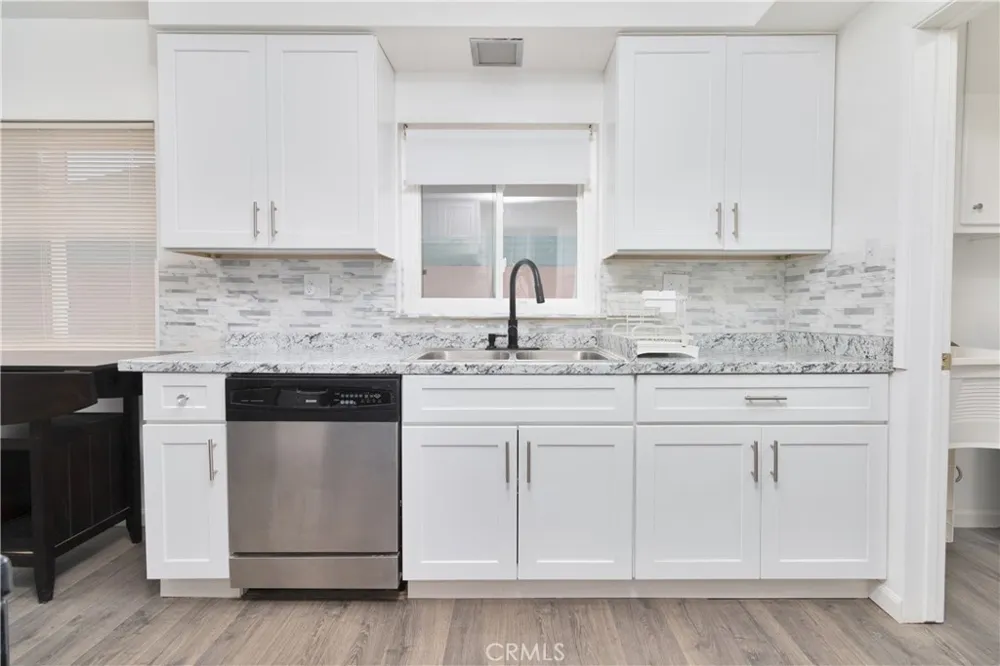 20309 Roscoe Winnetka, CA 91306