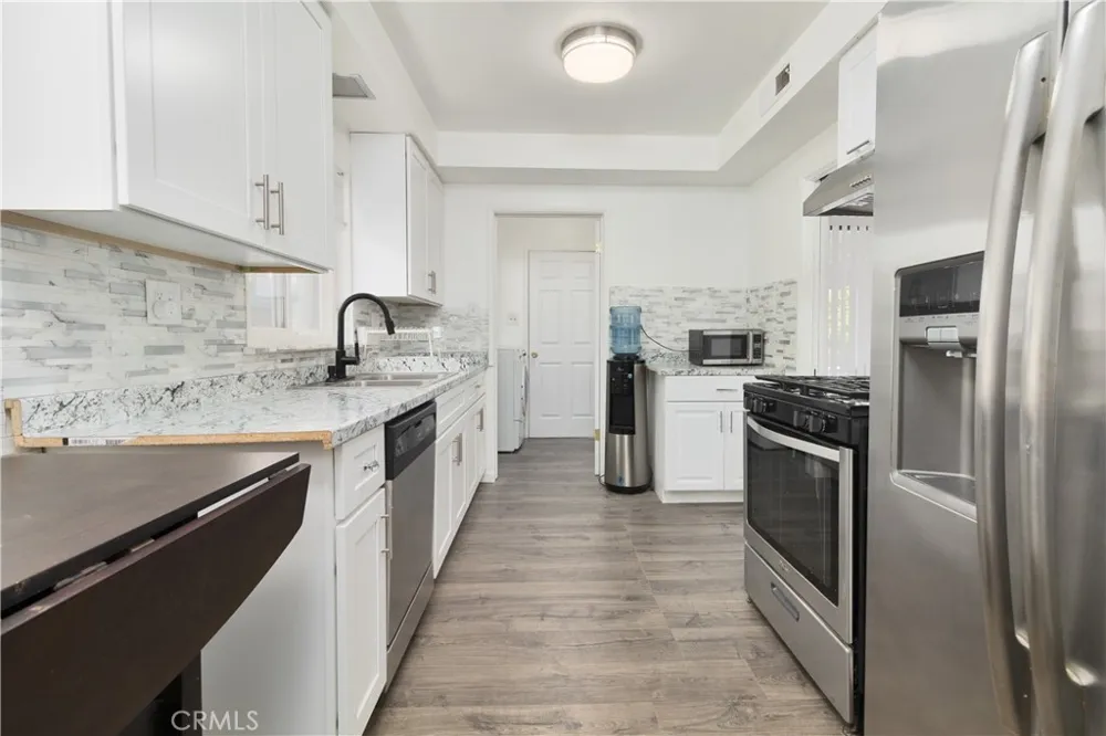 20309 Roscoe Winnetka, CA 91306