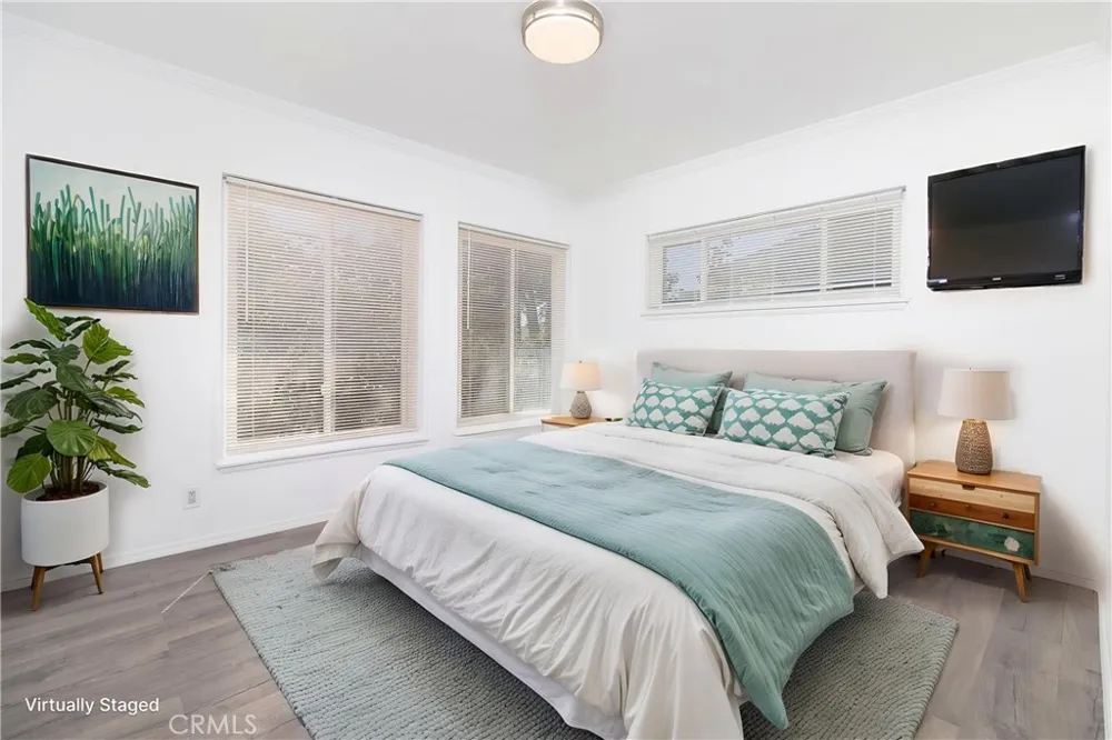 20309 Roscoe Winnetka, CA 91306