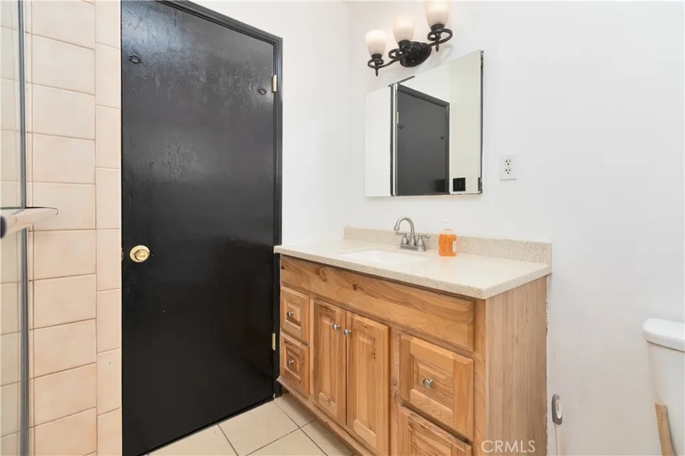 20309 Roscoe Winnetka, CA 91306