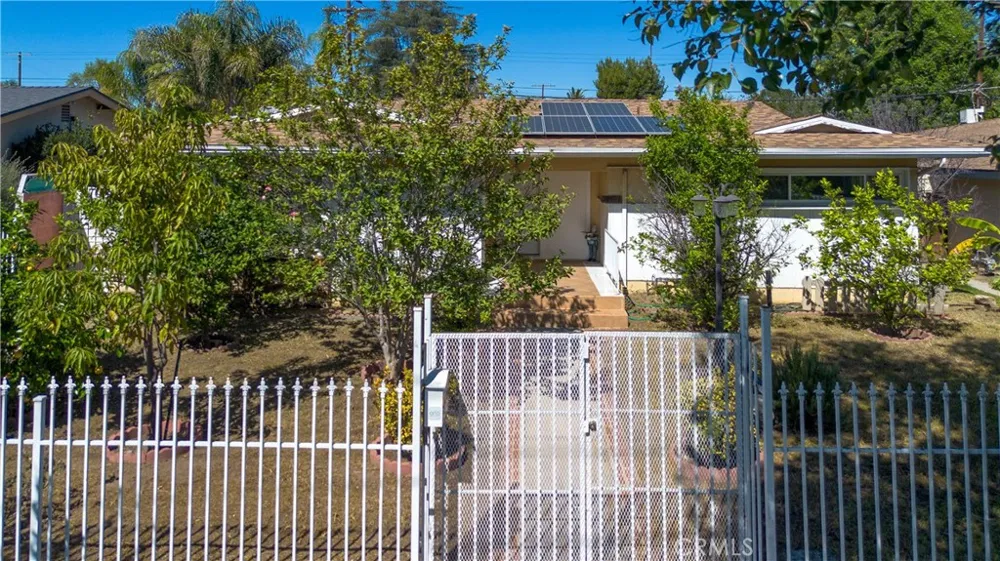 20309 Roscoe Winnetka, CA 91306