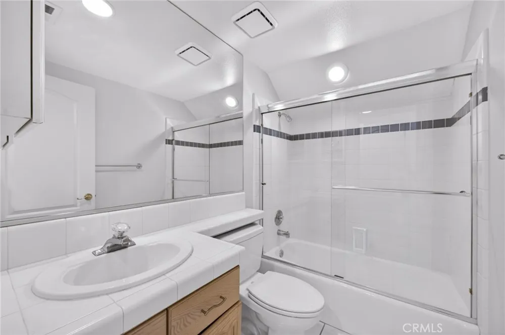 2997 W Silverhill Fresno, CA 93711