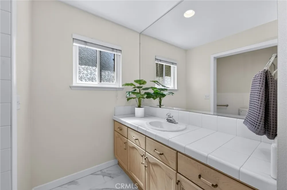 2997 W Silverhill Fresno, CA 93711