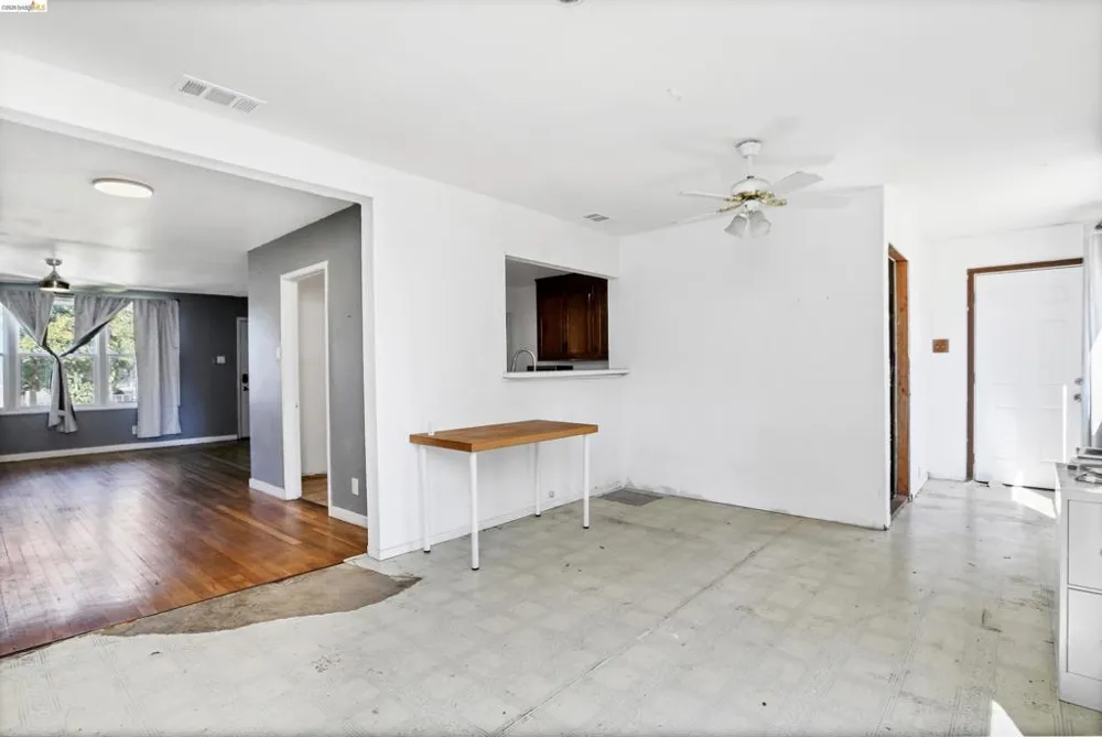93 Atherton Ave Pittsburg, CA 94565