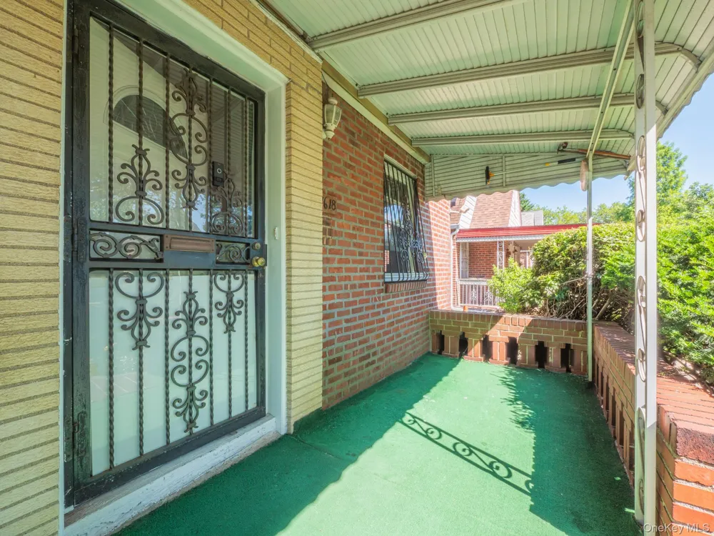 7618 172nd Street Fresh Meadows, NY 11366