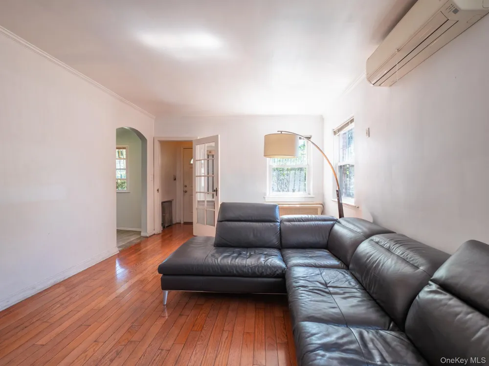 7618 172nd Street Fresh Meadows, NY 11366
